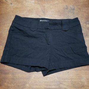 Grass collection cuffed shorts